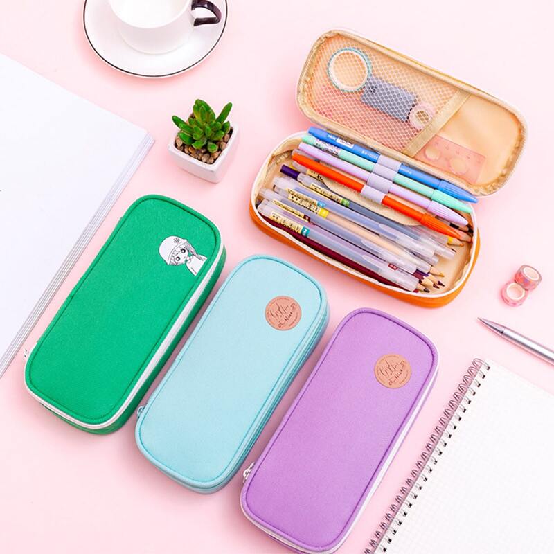 

1pc Cartoon Graphic Random Pencil Bag, Multicolor