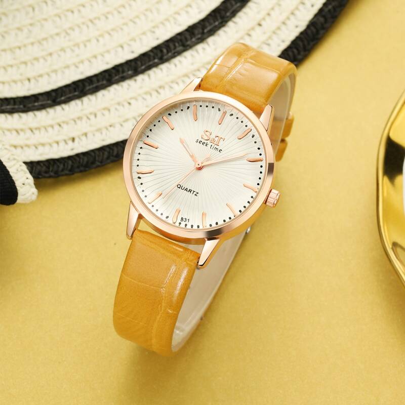 

Round Pointer Quartz Watch