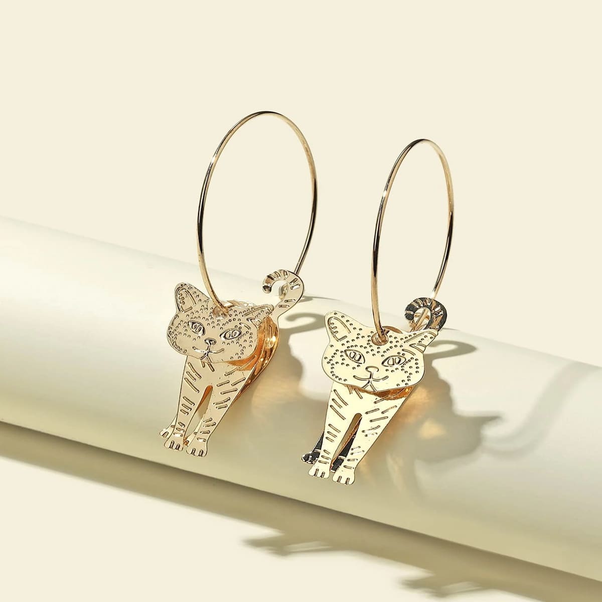 

1pair Cat Design Hoop Earrings, Gold