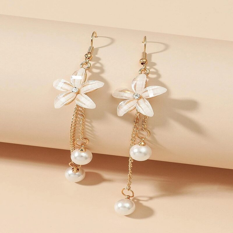 

1pair Faux Pearl & Flower Design Drop Earrings, White
