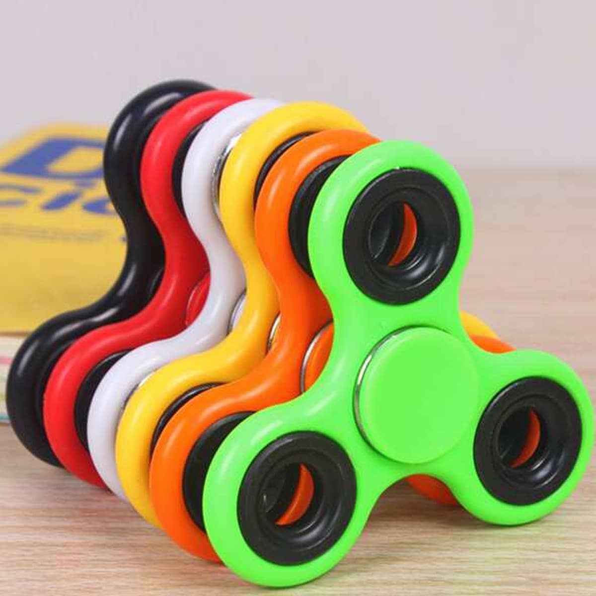 

1pc Random Color Fingertip Gyro, Multicolor