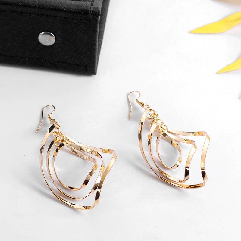 

1pair Spiral Geo Drop Earrings, Gold