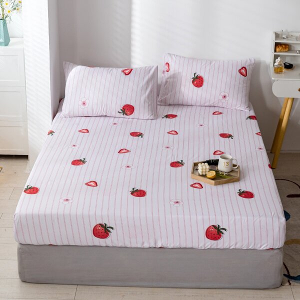 

Strawberry Print Fitted Sheet Set Without Filler, Multicolor