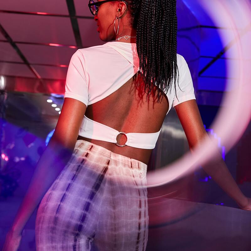 

Solid Backless Ring Detail Crop Tee, White