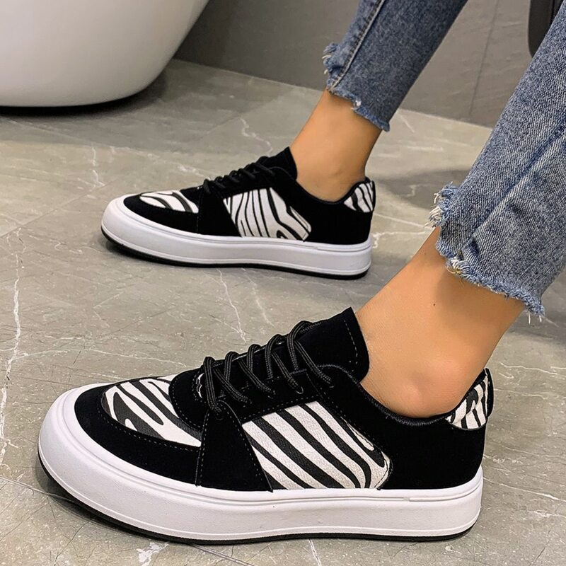 

Zebra Striped Lace-up Skate Shoes, Black and white