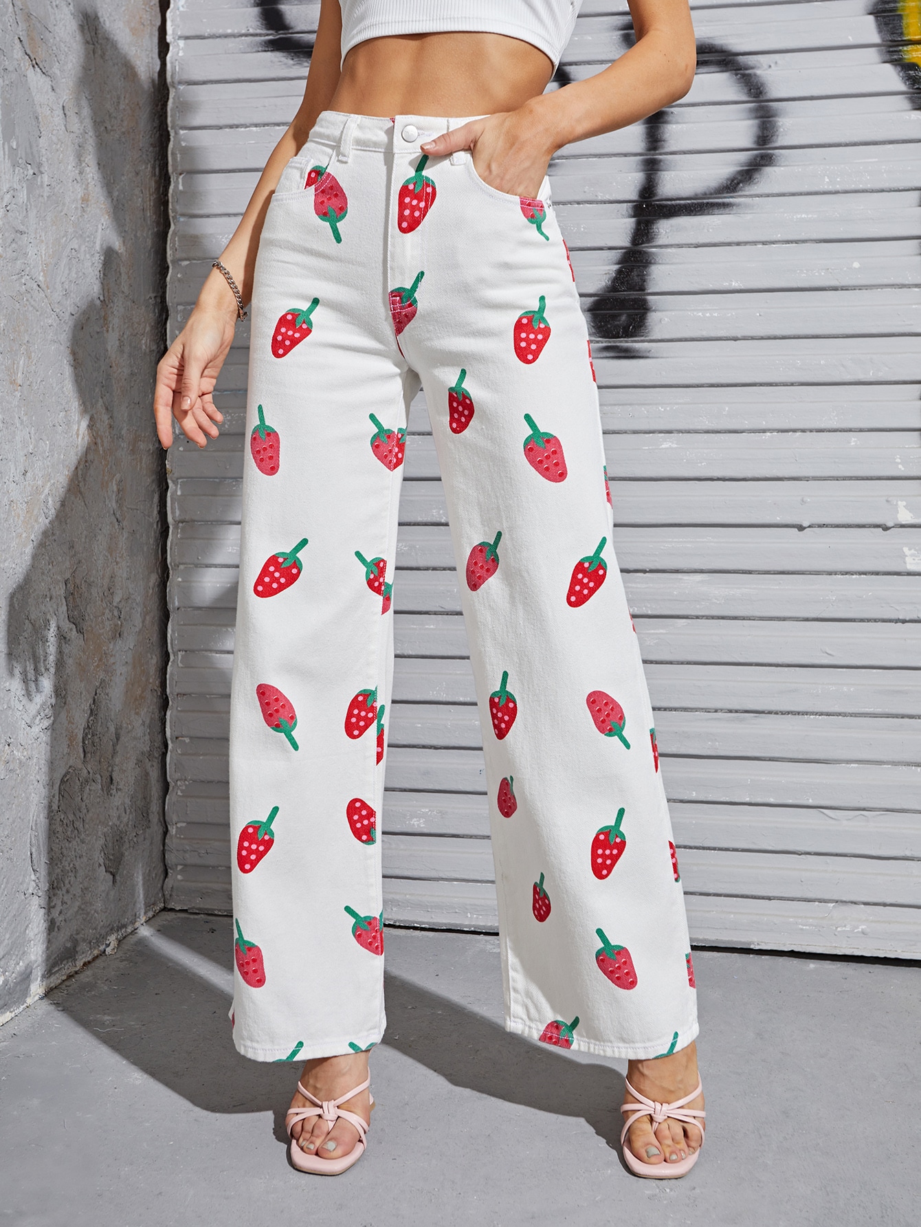 日本未入荷 CFIERCE / STRAWBERRY PRINT JEANS STRAWBERRY PRINT JEANS – CFierce