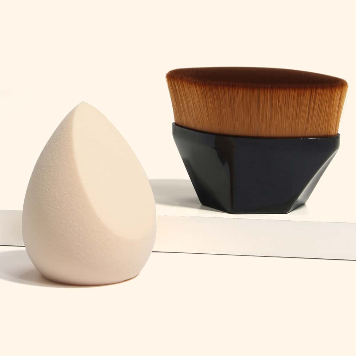 

1pc Foundation Brush & 1pc Makeup Sponge, Black