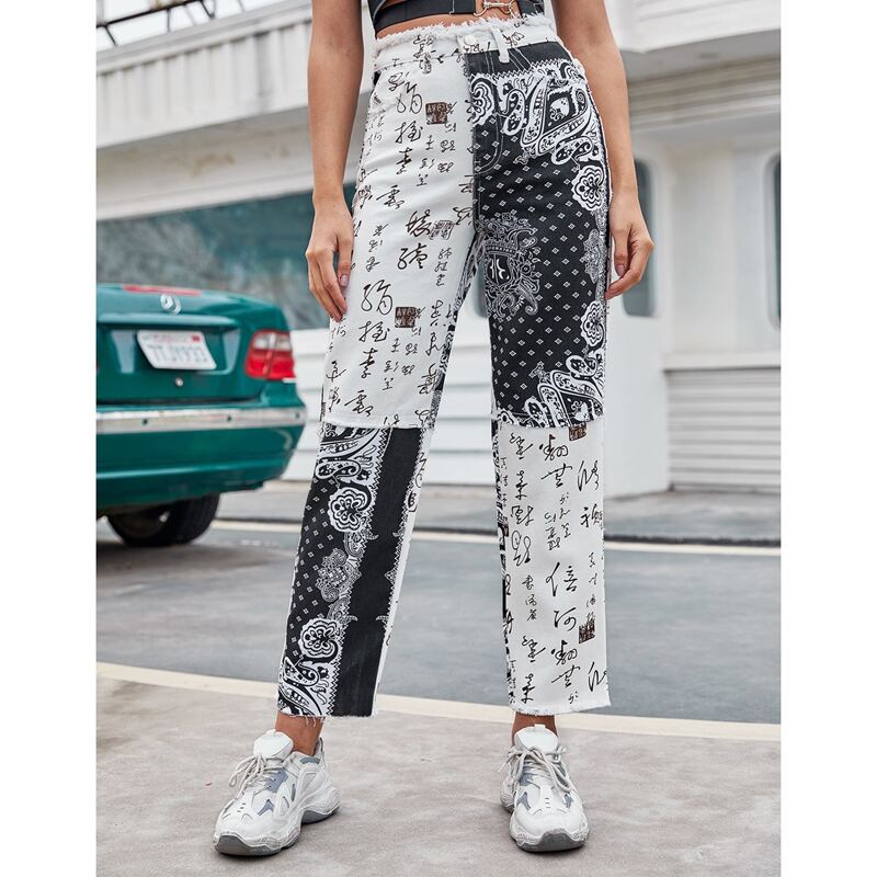 

Raw Edge Waist Paisley and Chinese Letter Print Jeans, Black and white