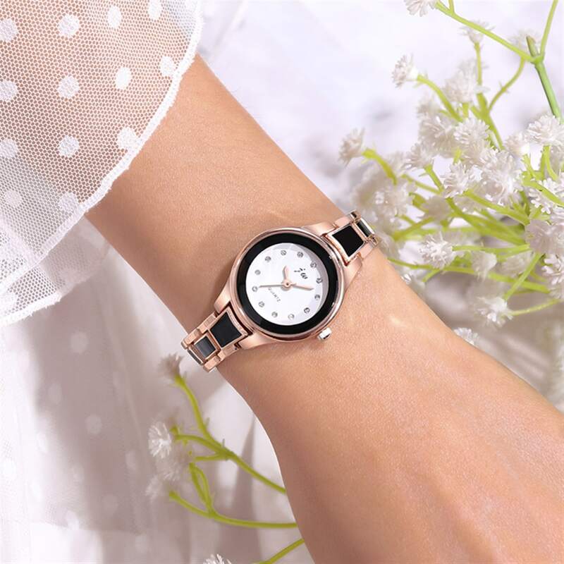 

Rhinestone Decor Quartz Watch