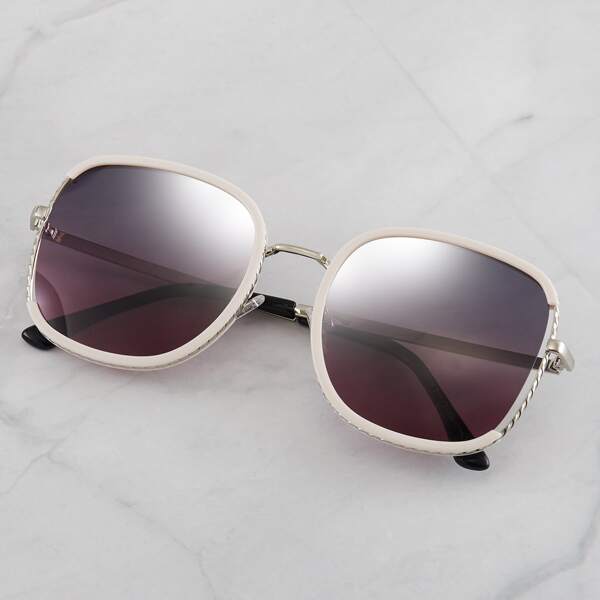 

Square Frame Polarized Sunglasses