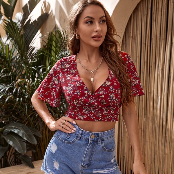 

Ditsy Floral Crop Wrap Top, Burgundy