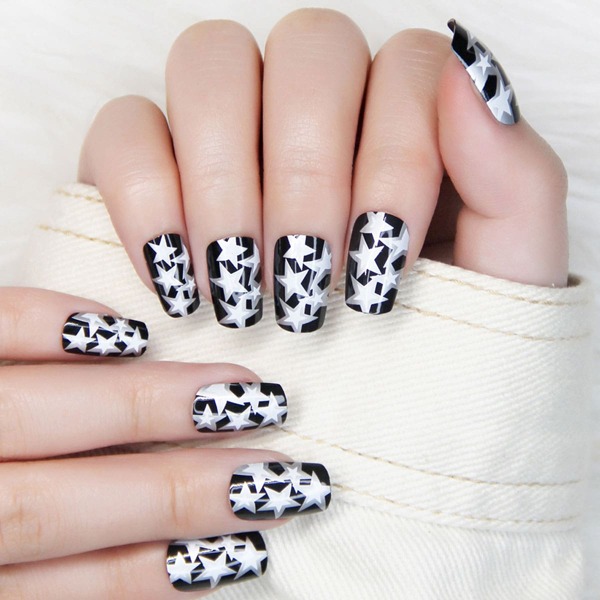 

24pcs Star Pattern Fake Nail & 1sheet Tape & 1pc Nail File, Black and white
