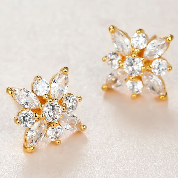 

Rhinestone Flower Design Stud Earrings, Gold