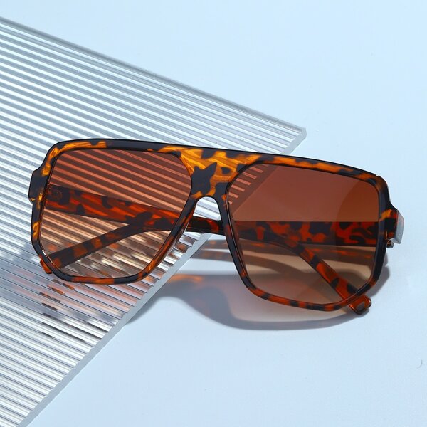 

Tortoiseshell Frame Flat Top Sunglasses