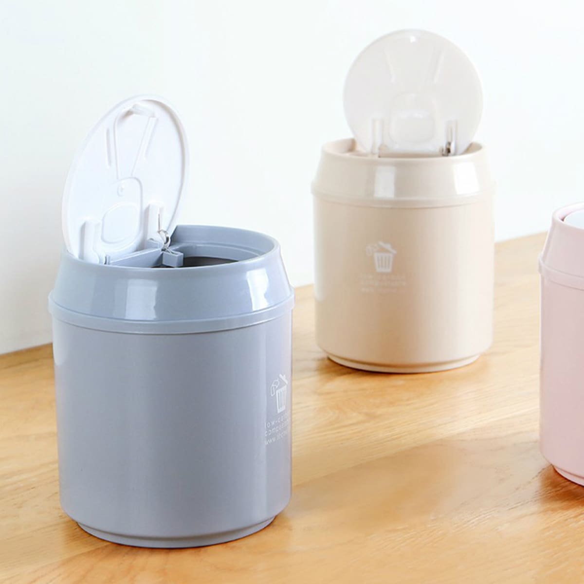 

1pc Mini Desktop Waste Bin, Multicolor
