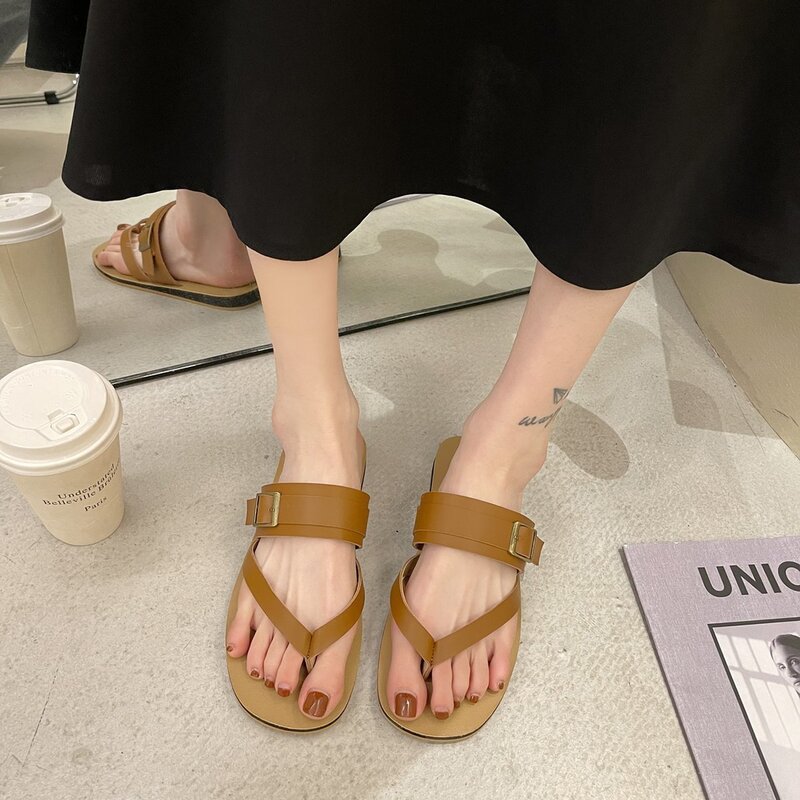 

Buckle Strap Thong Sandals, Brown