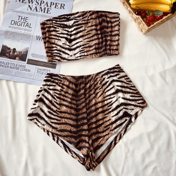 

Tiger Striped Tube Top With Shorts Pajama Set, Multicolor
