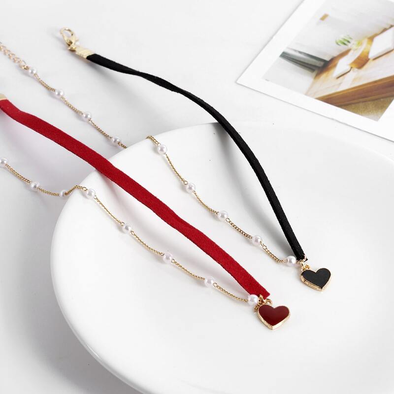 

2pcs Faux Pearl Heart Choker, Multicolor