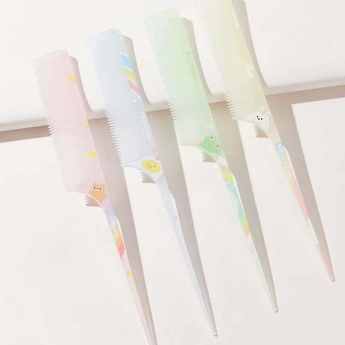 

1pc Random Cartoon Comb, Pink