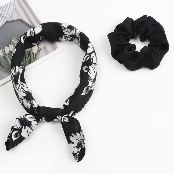

Ditsy Floral Pattern Bandana & Scrunchie, Black and white