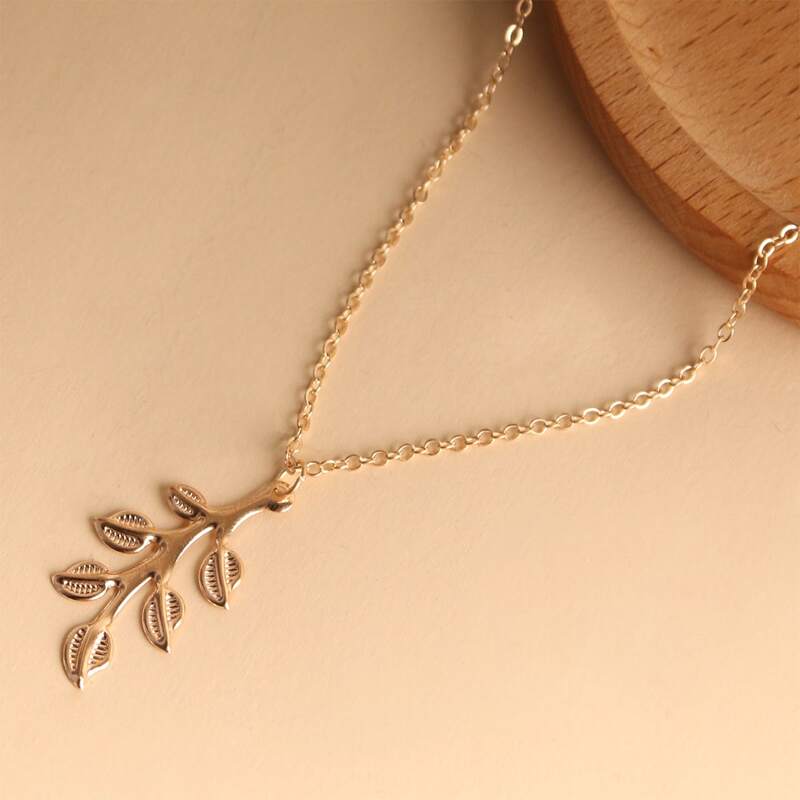 

1pc Leaf Pendant Chain Necklace, Gold