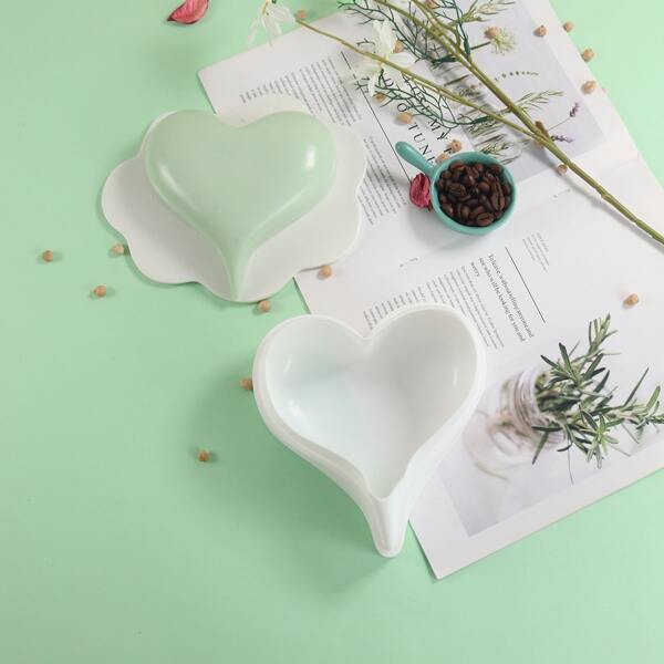 

1pc Heart Shaped Cake Mold, White