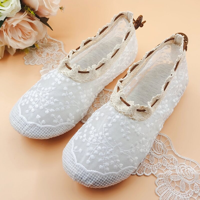 

Floral Embroidery Drawstring Slippers, White