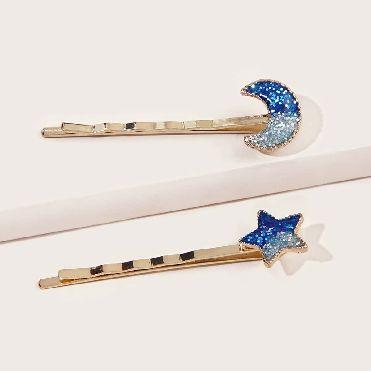 

2pcs Star Decor Bobby Pin, Multicolor