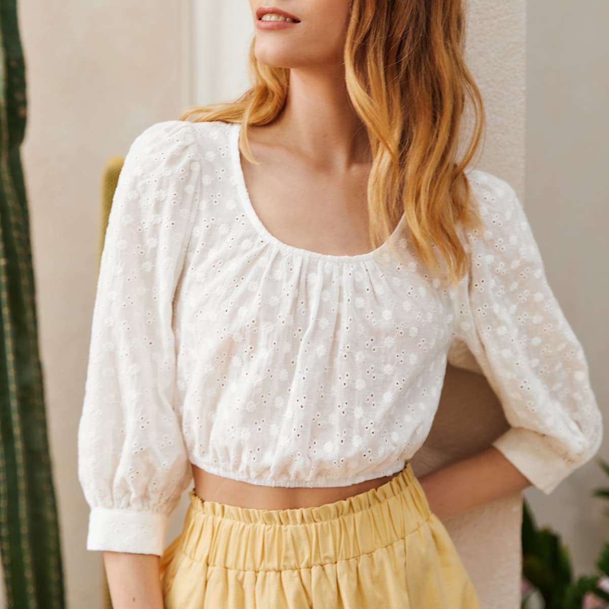 

Solid Scoop Neck Schiffy Top, White