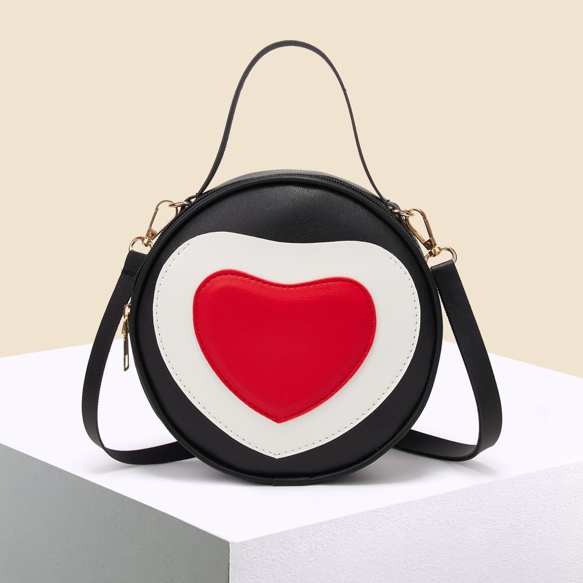 

Heart Decor Circle Bag, Black