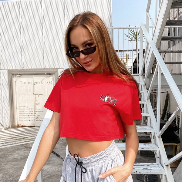 

Drop Shoulder Letter & Mouth Graphic Crop Tee, Red