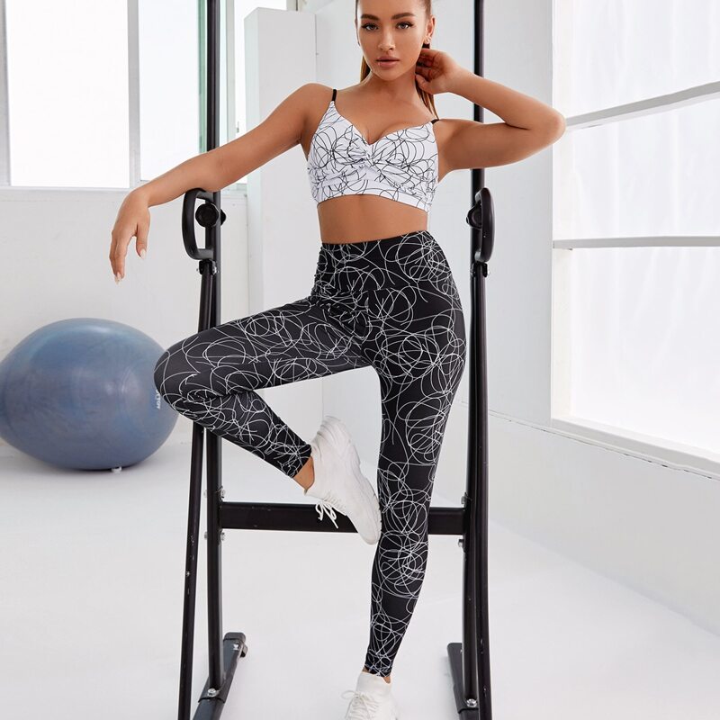 

Graphic Print Sports Bra With Leggings, Black and white