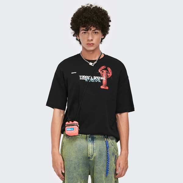 

Men Crayfish & Slogan Graphic Drop Shoulder Tee, Black