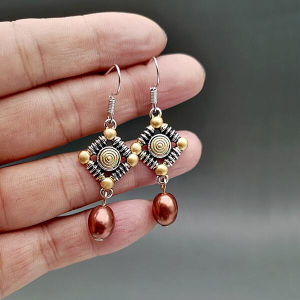 

Bohemian Geo Decor Faux Pearl Drop Earrings, Multicolor