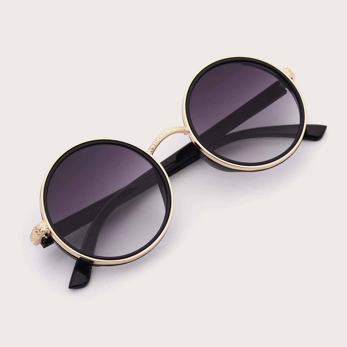 

Round Frame Tinted Lens Sunglasses