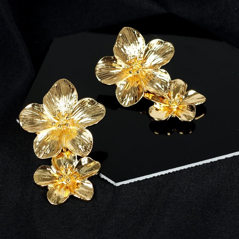 

Link Flower Drop Earrings, Gold