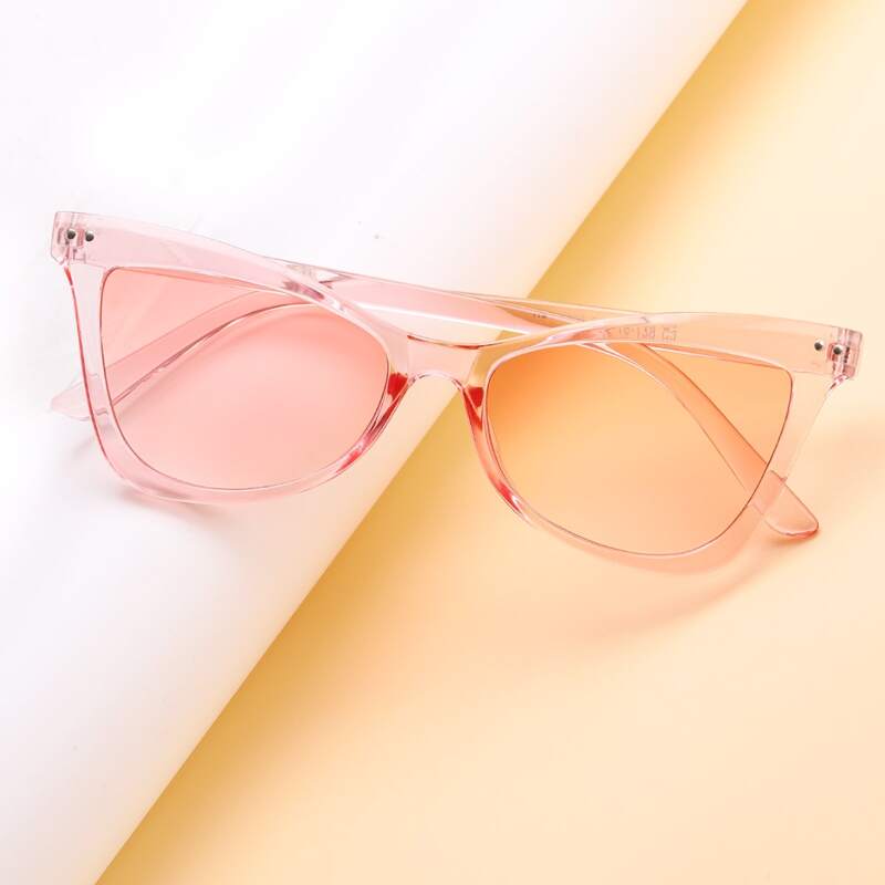 

Rivet Decor Cat Eye Sunglasses