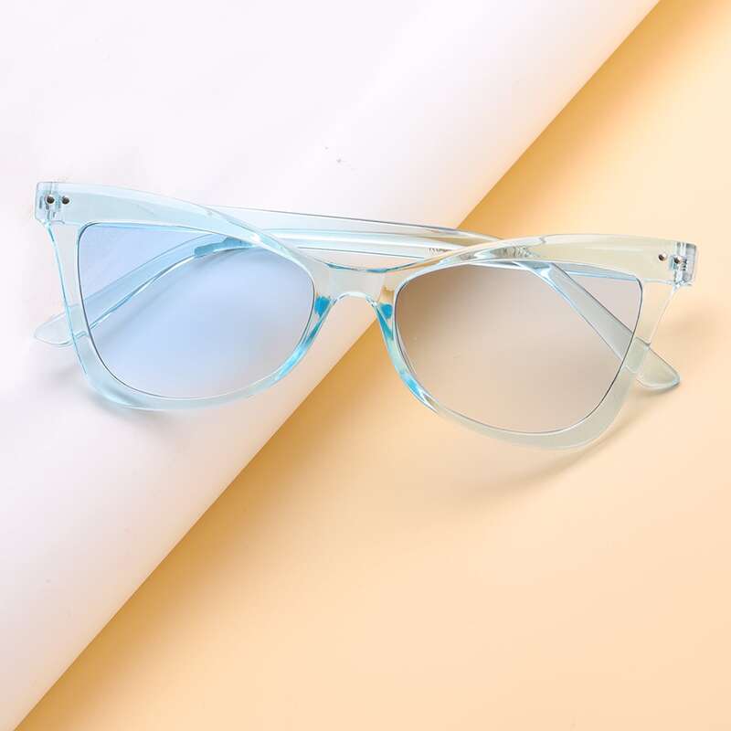 

Rivet Decor Cat Eye Sunglasses