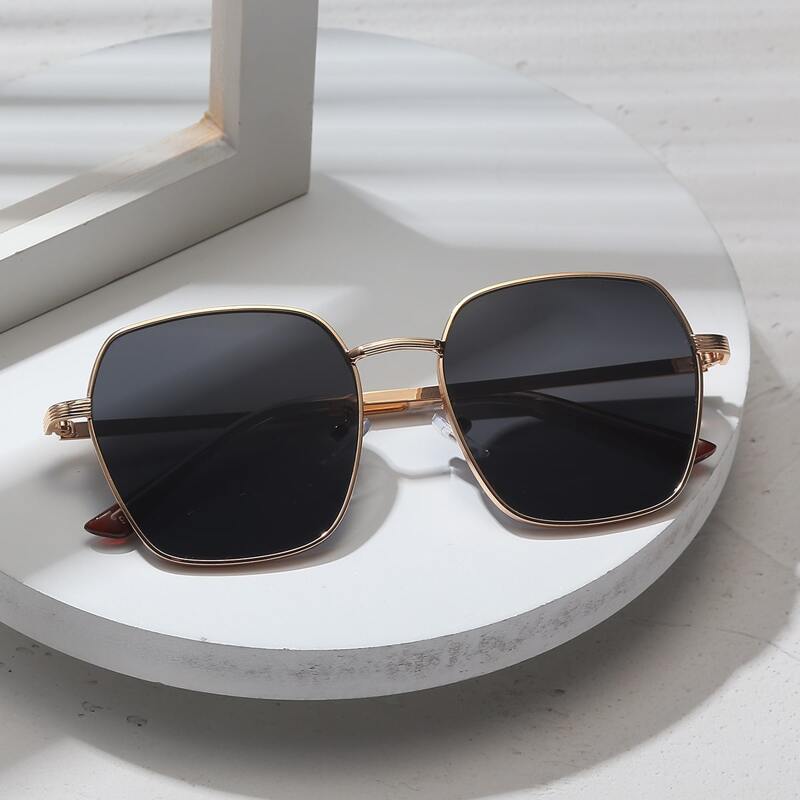 

Metal Frame Sunglasses