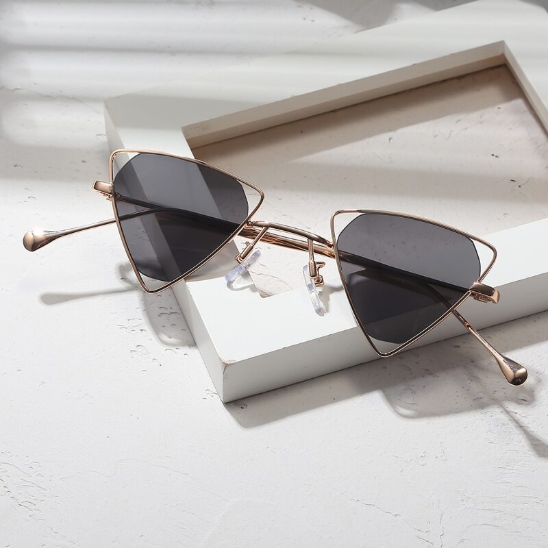 

Hollow Out Triangle Frame Sunglasses