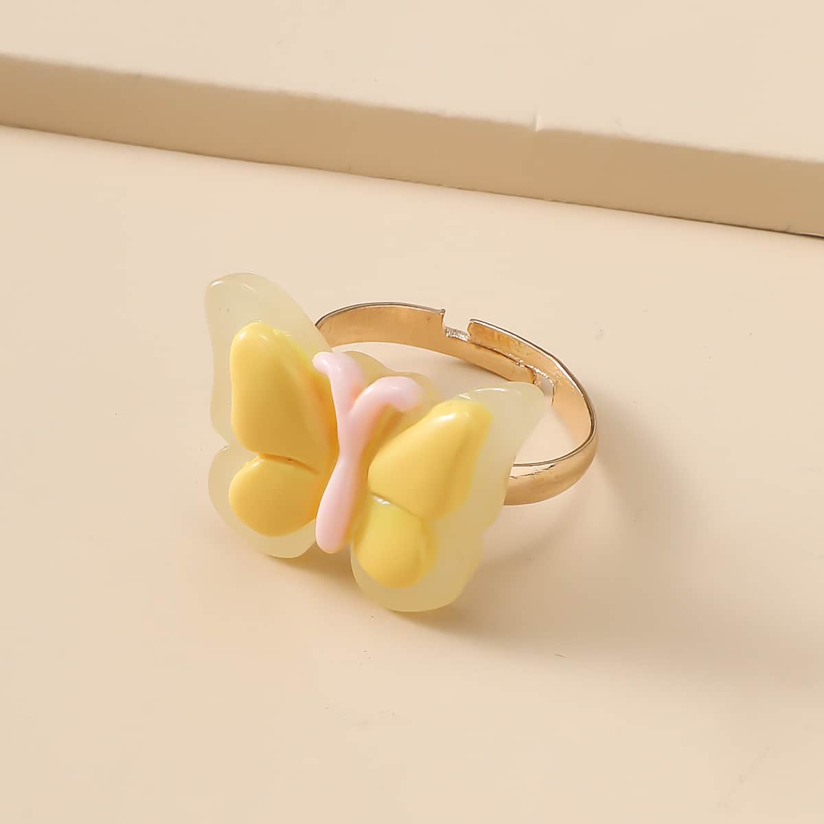 

1pc Luminous Butterfly Design Ring, Gold