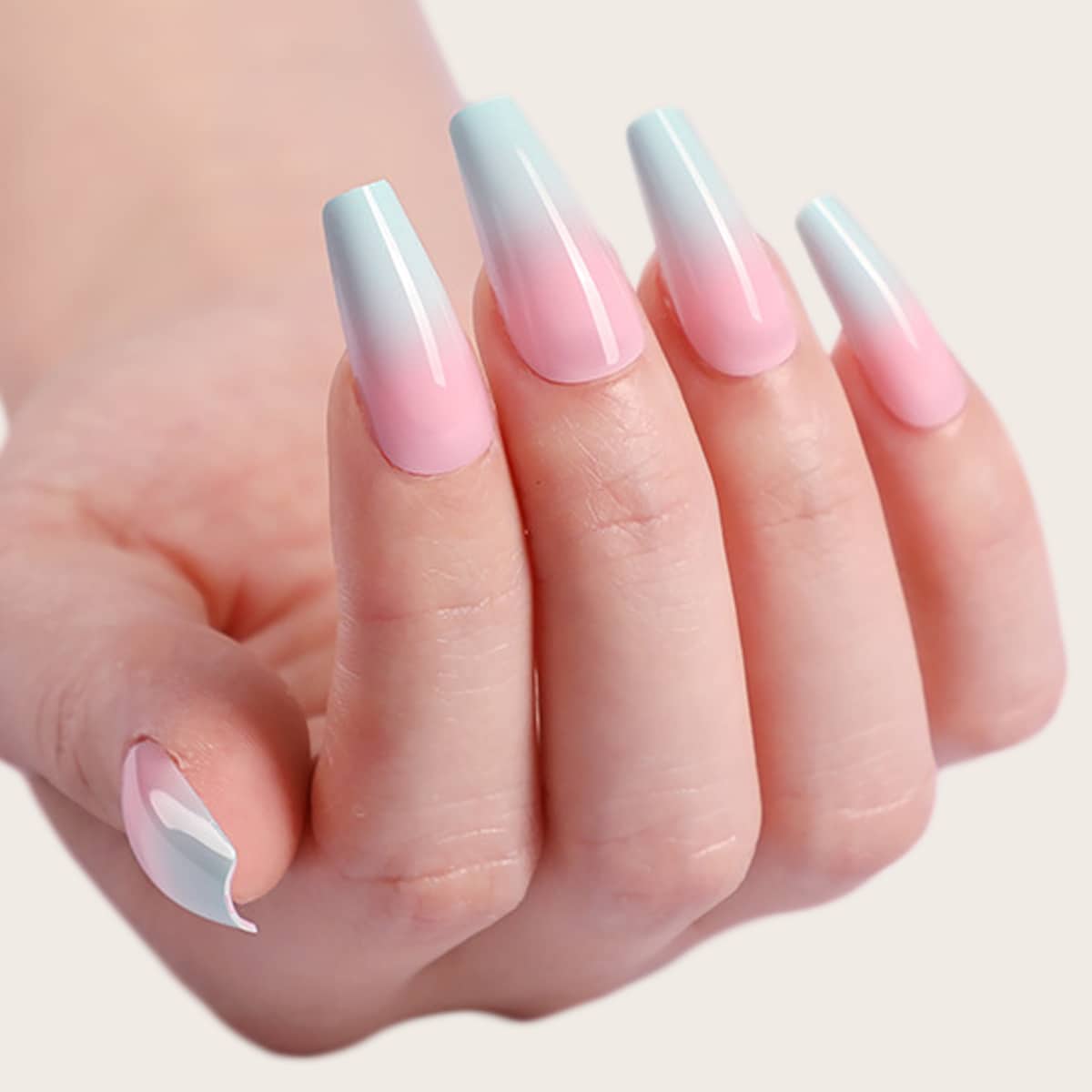 

24pcs Ombre Fake Nail & 1sheet Tape, Multicolor