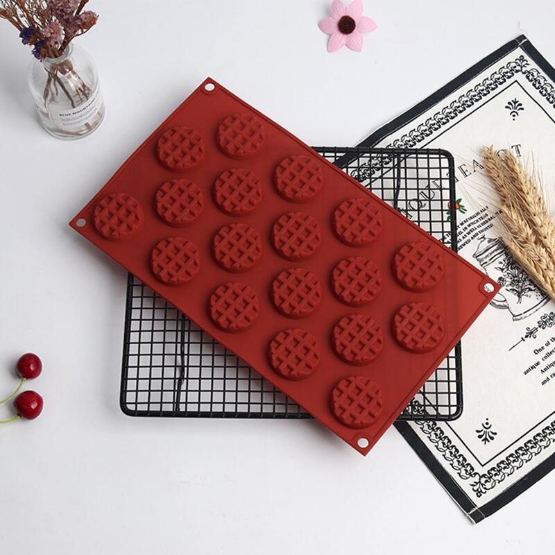 

1pc Waffle shaped Baking Mold, Brown