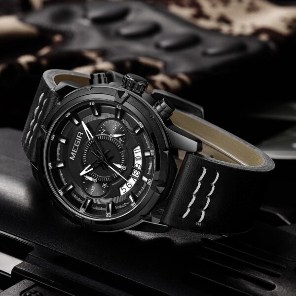 

Men Round Pointer Date Quartz Watch