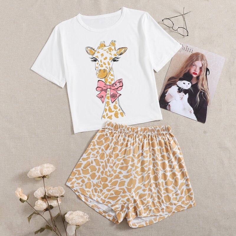 

Giraffe Print Tee With Shorts PJ Set, Multicolor