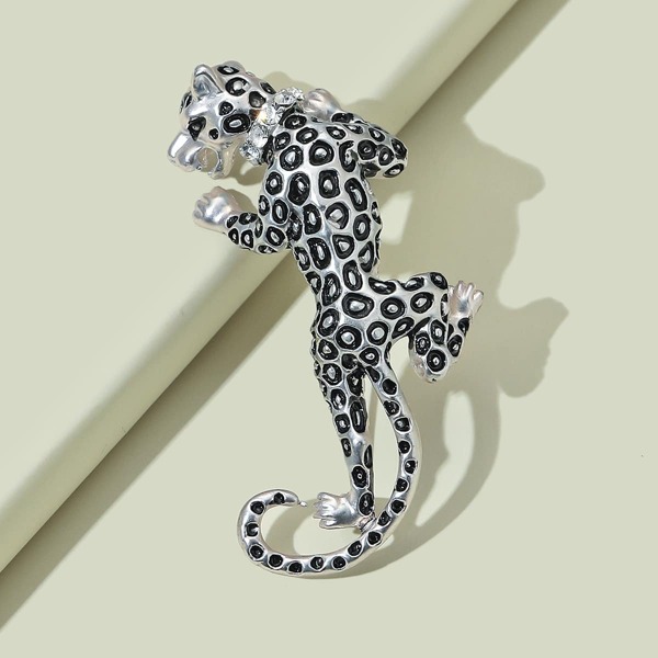 

Leopard Design Brooch, Silver