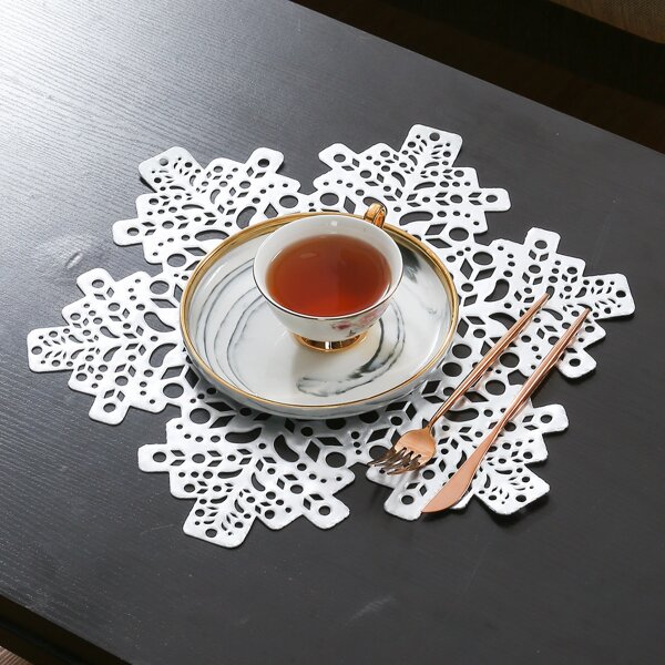 

1pc Snowflake Shaped Placemat, Silver