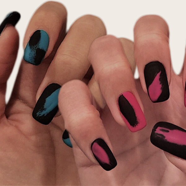 

24pcs Graphic Fake Nail & 1sheet Tape, Multicolor