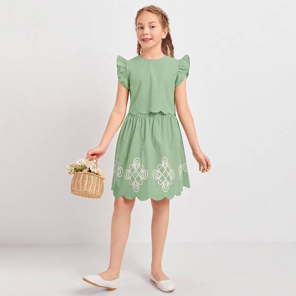 

Girls Butterfly Sleeve Scallop Trim Top & Geo Graphic Skirt Set, Mint green