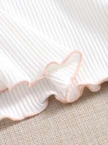 SHEIN EZwear 大碼缺口V領蝴蝶貼布滾邊T恤 - 白色 - 查看 3